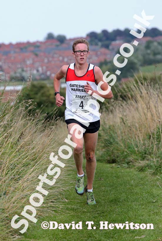 Dan Johnson (Gateshead) leads on third leg of the 4 x 1.8 mile relay at the Sunderland Open Cross Country.